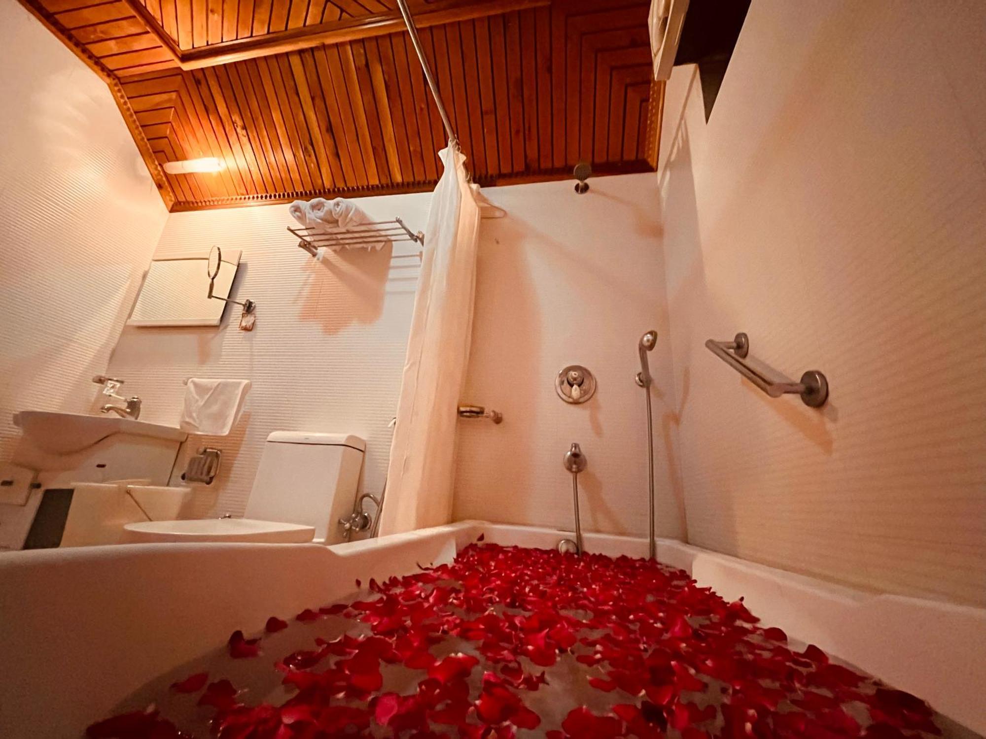 Hotel Hill View, Mussoorie - Near Jw Marriott Mussoorie, M 77377-32479 Eksteriør bilde
