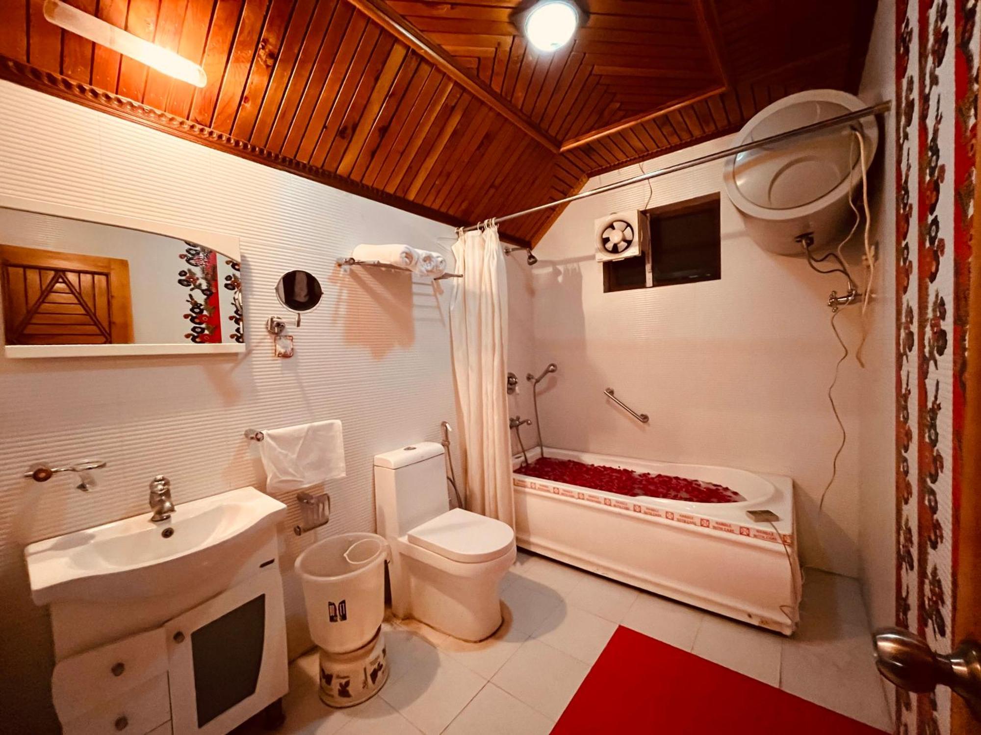 Hotel Hill View, Mussoorie - Near Jw Marriott Mussoorie, M 77377-32479 Eksteriør bilde