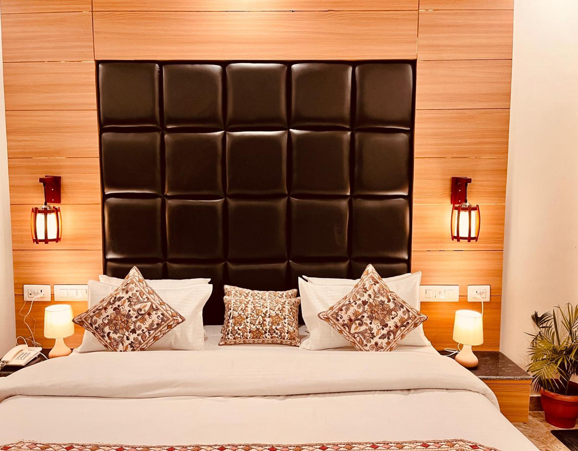 Hotel Hill View, Mussoorie - Near Jw Marriott Mussoorie, M 77377-32479 Eksteriør bilde